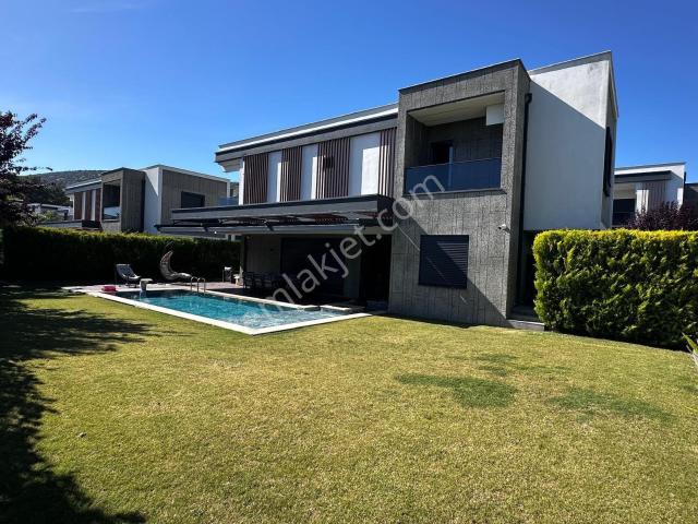 Kuşadasi, Aydin içerisinde satılık Villa
