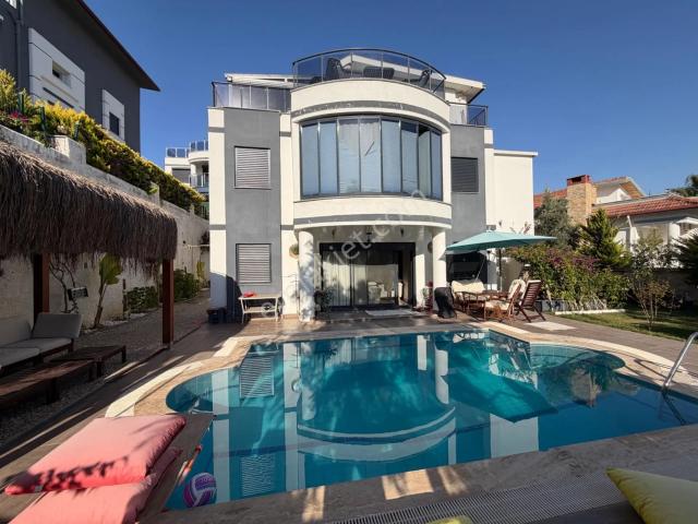 Kadınlar Denizi, Kuşadası içerisinde satılık Villa
