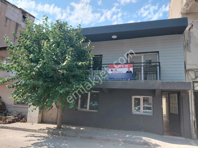 Bayrakli, İzmir içerisinde satılık Villa