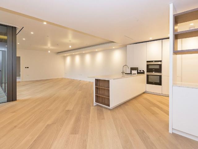 Apartment for rent in Wood Lane Estate, Greater London