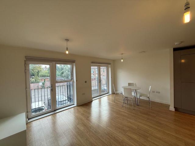 Apartment for rent in Bowes Park, Greater London