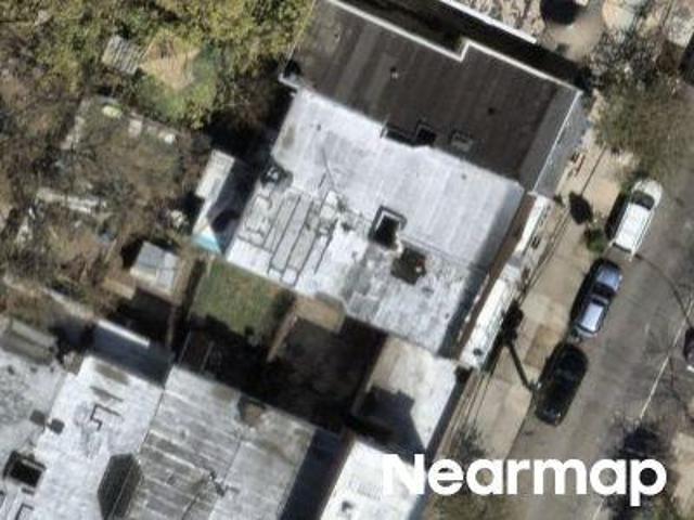House for sale in The Bronx, Arverne