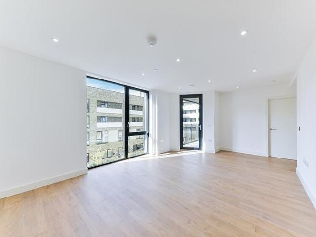 Apartment for rent in Aberfeldy Village, Greater London