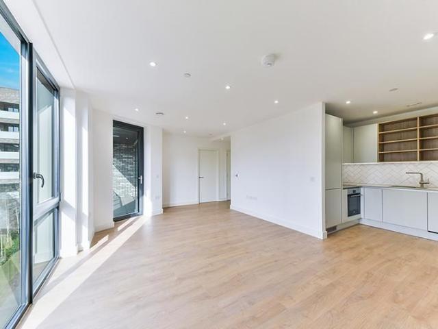 Apartment for rent in Aberfeldy Village, Blackwall
