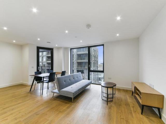 Apartment for rent in Aberfeldy Village, Blackwall