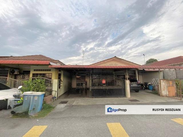 House for sale in Jenjarom, Kuala Langat