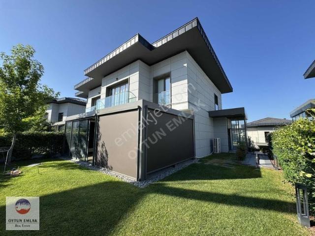 Tema İstanbul 2, Küçükçekmece içerisinde kiralık Villa