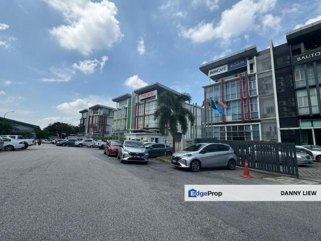 Warehouse for rent in Petaling, Alam Impian