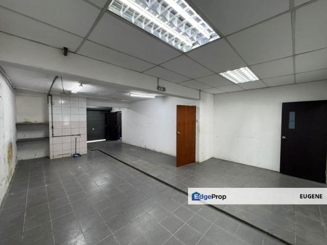 Warehouse for rent in Petaling, Alam Impian