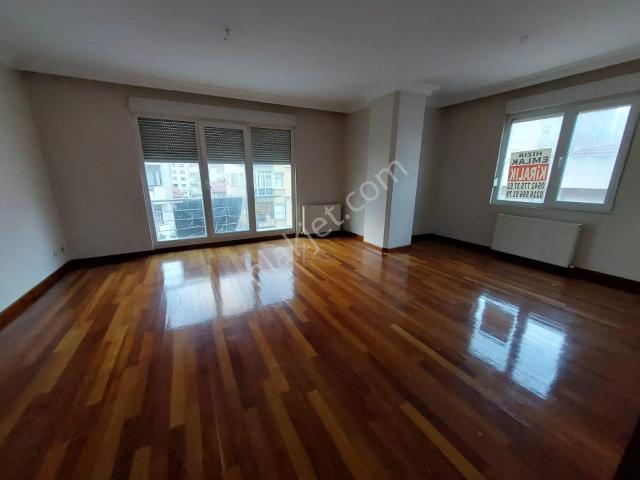Kadiköy, İstanbul içerisinde kiralık mülk