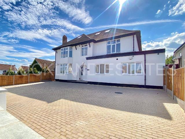 Studio for rent in Oakmere, Potters Bar