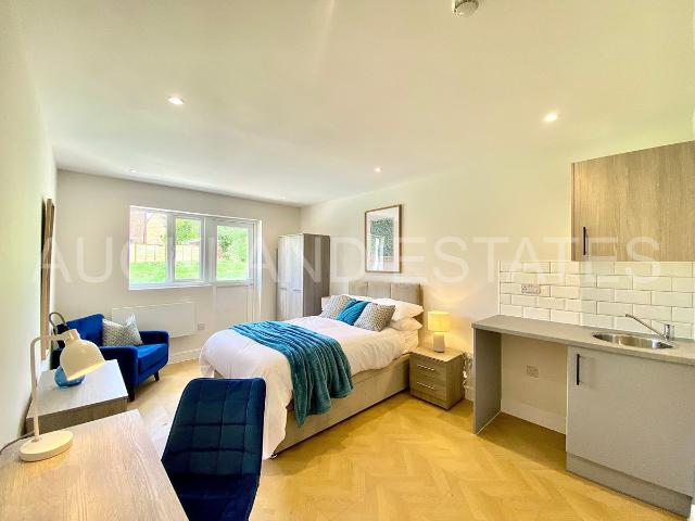 Studio for rent in Oakmere, Potters Bar