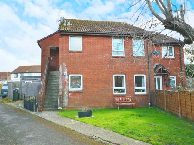 Studio for rent in Clapham, West Sussex