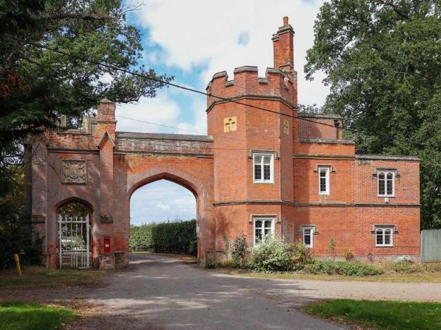 House for rent in Chelmondiston, Suffolk