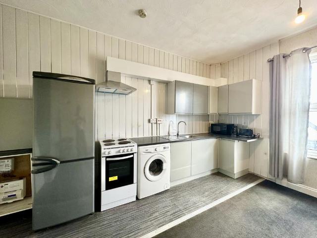 Apartment for rent in Beeston Hill, Leeds