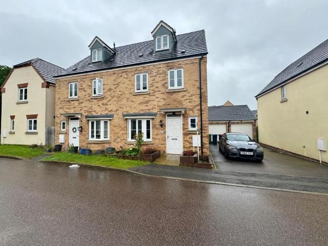 House for rent in Oxley Park, Shenley Church End