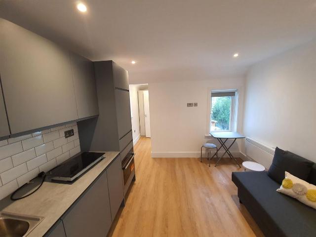 Studio for rent in Temple Fortune, Greater London
