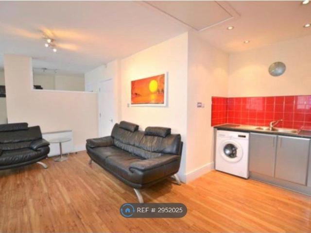 Apartment for rent in Cavern Quarter, Calderstones