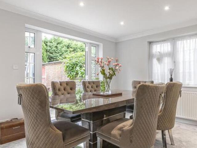 House for sale in Little Stanmore, Greater London