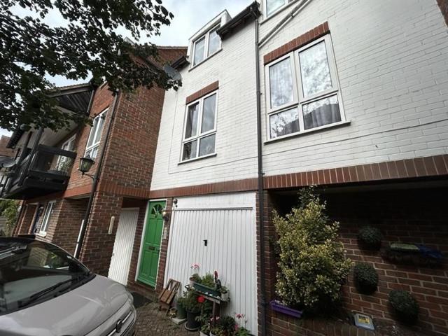 Apartment for rent in St. Mildred's, The Bridge