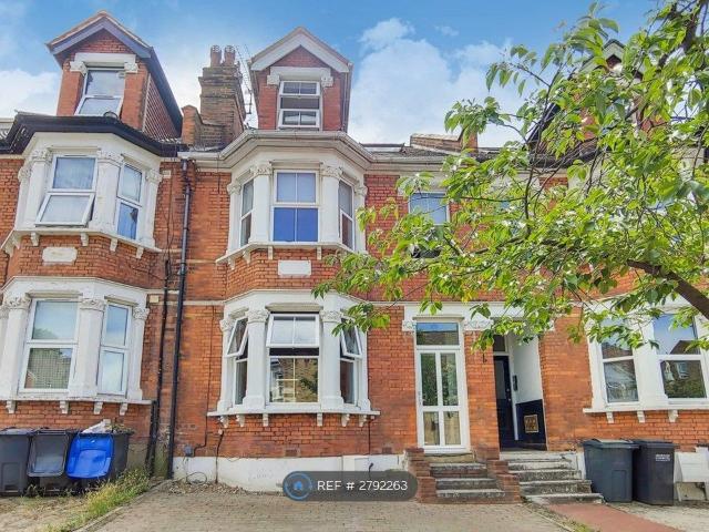 House for rent in London Borough of Croydon, Greater London