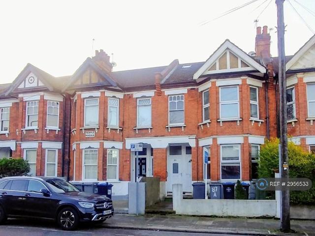 Apartment for rent in Dollis Hill, Greater London