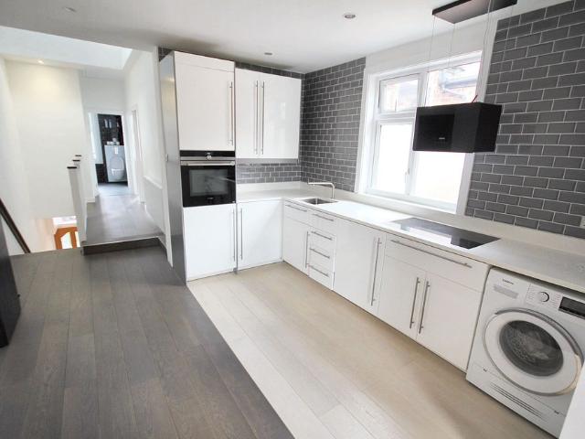 Room for rent in Dollis Hill, Greater London
