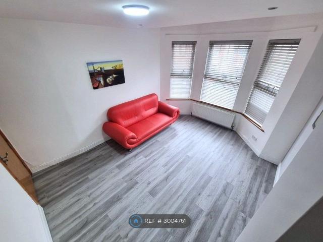 Room for rent in Dollis Hill, Greater London