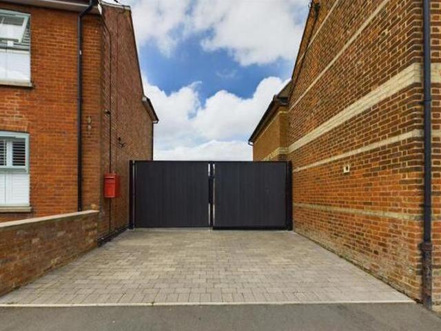 House for rent in Lyons, Greater London