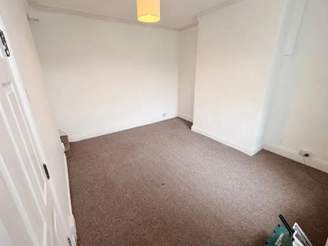 House for rent in East End Park, West Yorkshire