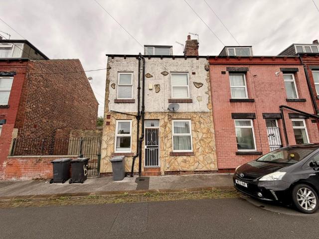 House for rent in East End Park, West Yorkshire