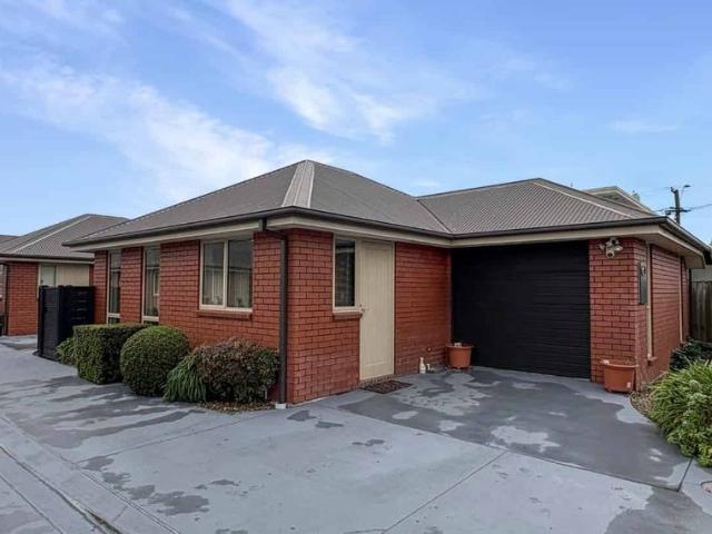 House for rent in Chaslands, Canterbury