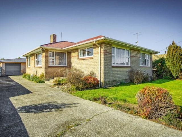 House for rent in Chaslands, Canterbury