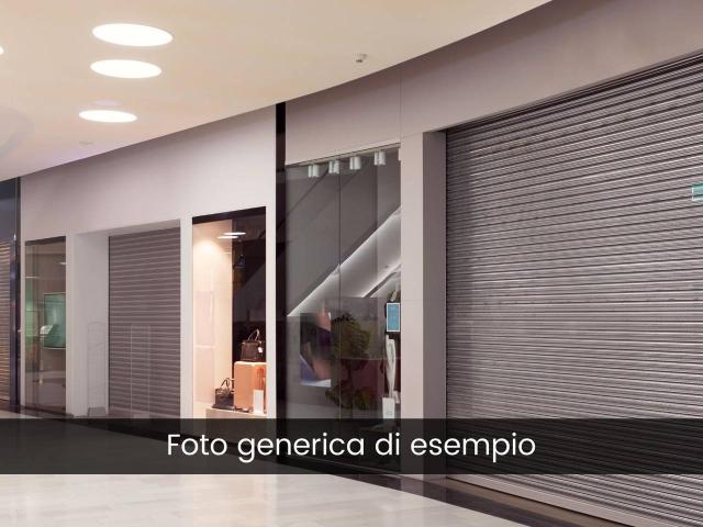 Locale Commerciale in affitto a Pallanza, Piemonte
