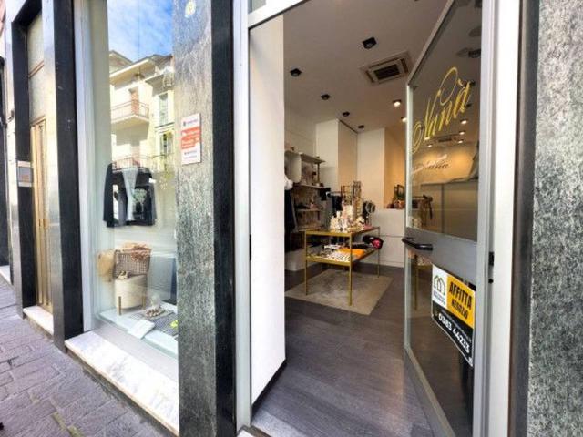 Locale Commerciale in affitto a Voghera, Lombardia