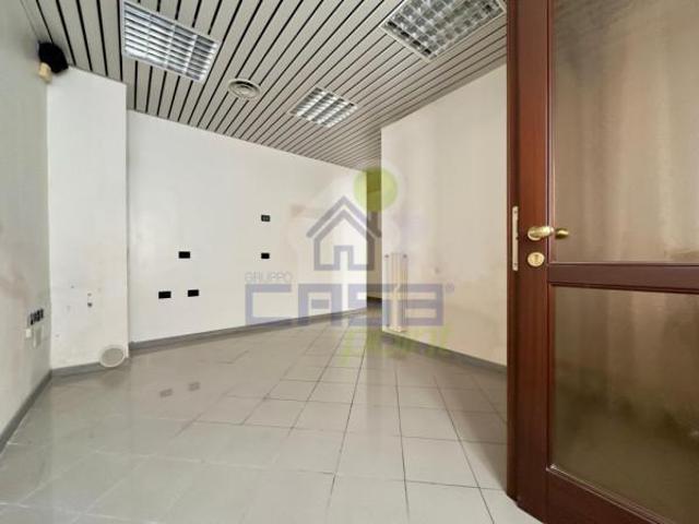Locale Commerciale in vendita a Pizzighettone, Lombardia