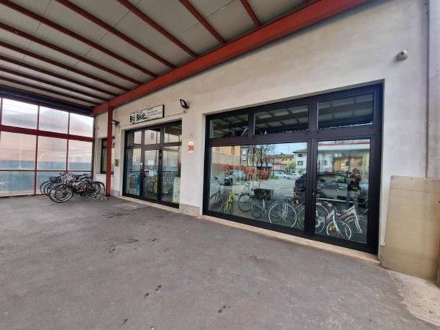 Locale Commerciale in vendita a Unione delle Terre d'Argine, Soliera