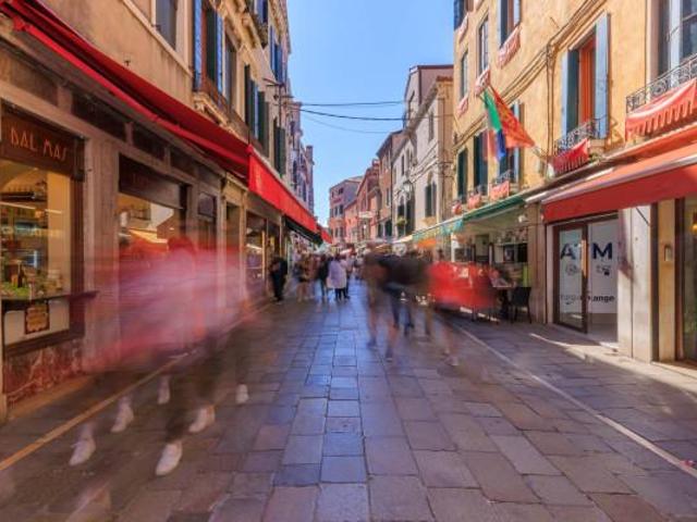 Locale Commerciale in vendita a Venezia