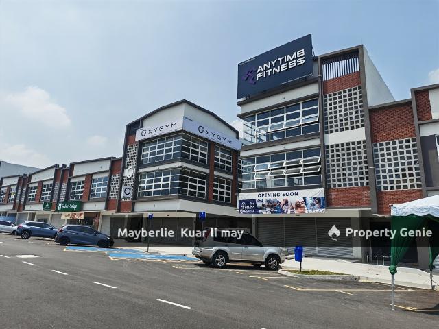 Shop for sale in Petaling, Alam Impian