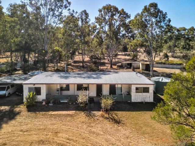 Cottage for sale in Lockyer Waters, Queensland