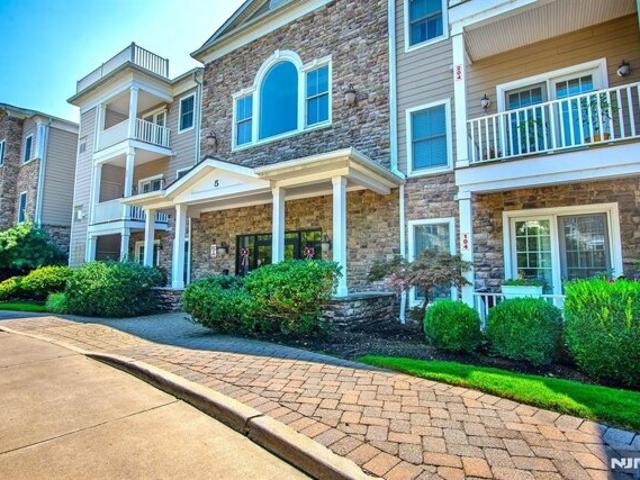 Condo for sale in Cresskill