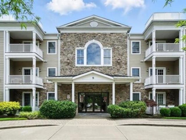 Condo for sale in Cresskill