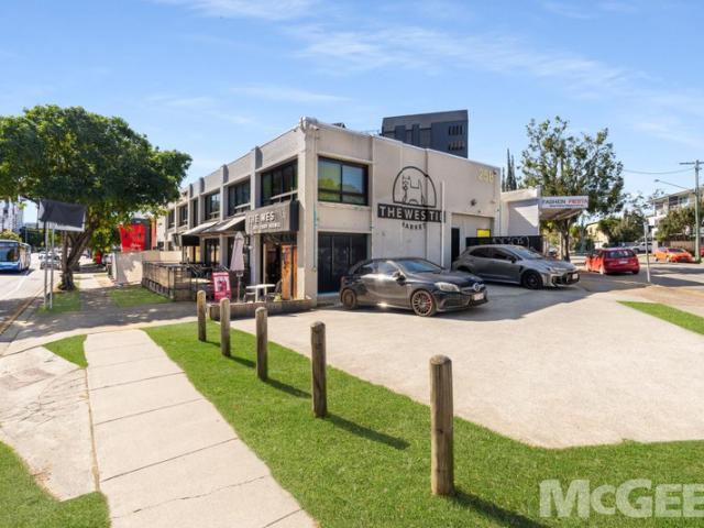 Retail for rent in Toombul, Queensland