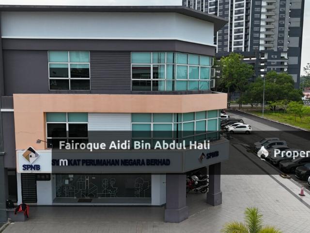 Shop Office for sale in Malaka