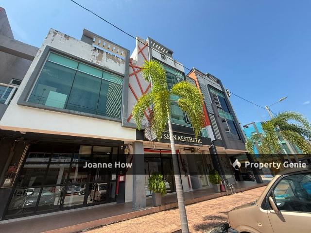 Shop for sale in Malaka