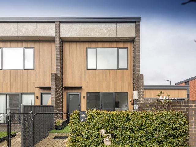 Townhouse for sale in Watson, Australian Capital Territory