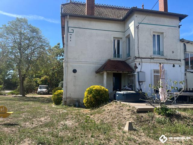 Local Commercial vente à Roanne, Mably