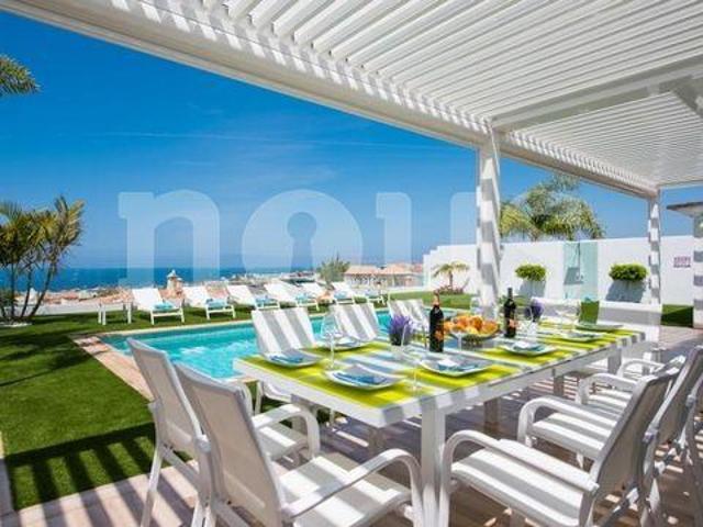 Villa en venta en Tenerife, San Eugenio Alto