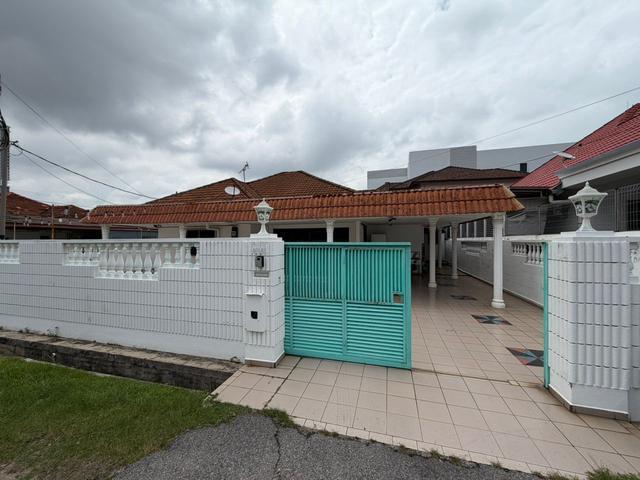 Bungalow for rent in Malaka
