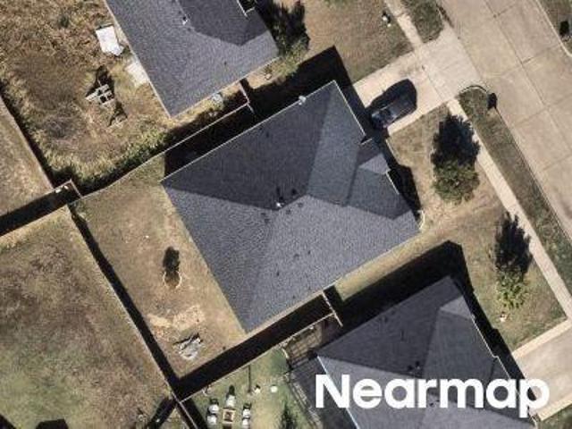 House for sale in Ennis, Ellis County